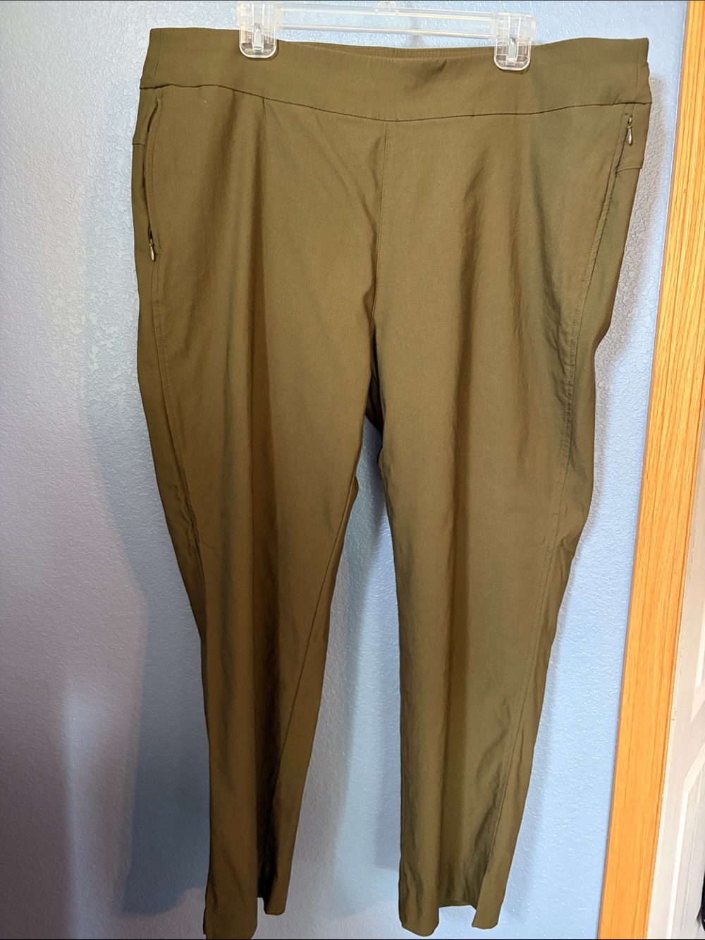 Chico's 3.5R Olive green dress pants